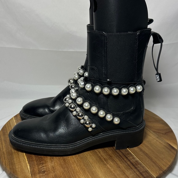 Zara Pearl Strap Black Leather Low Heel Chelsea Boots Women's size 39 (8.5 US) - Picture 3 of 11